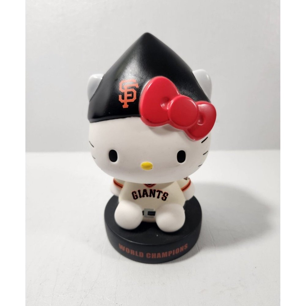 HELLO KITTY San Francisco Giants Baseball SGA Items Bobblehead 76 15 sanrio